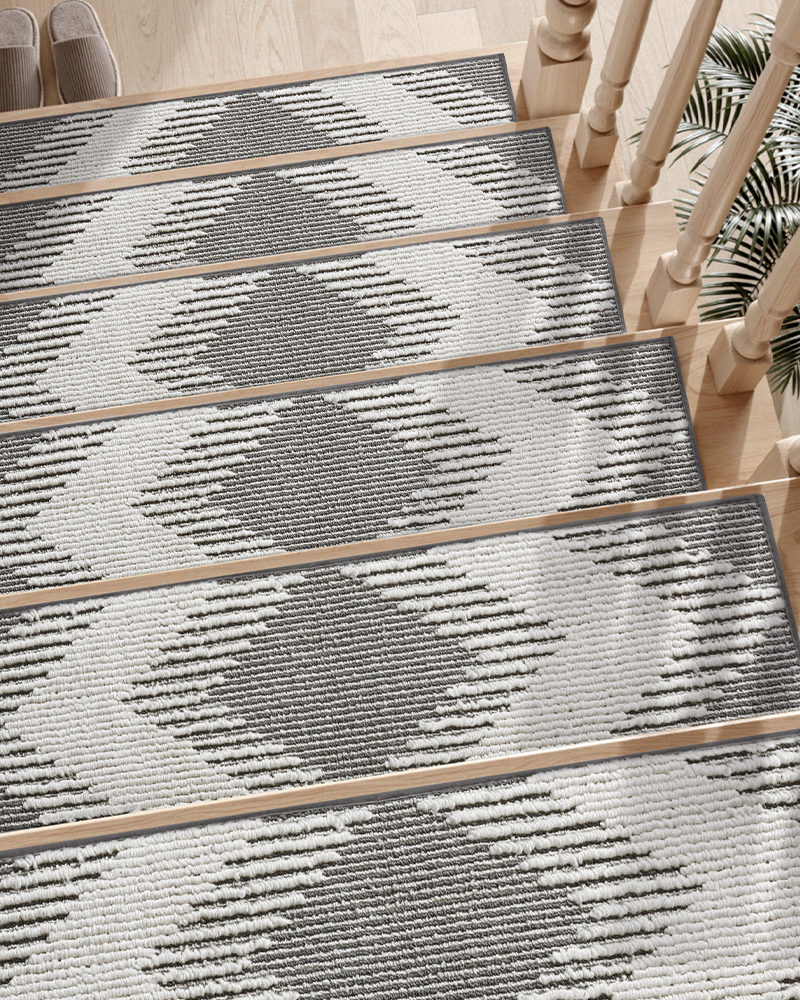 Residue-free 3D stair treads for wooden steps, protects floors and prevents slipping.