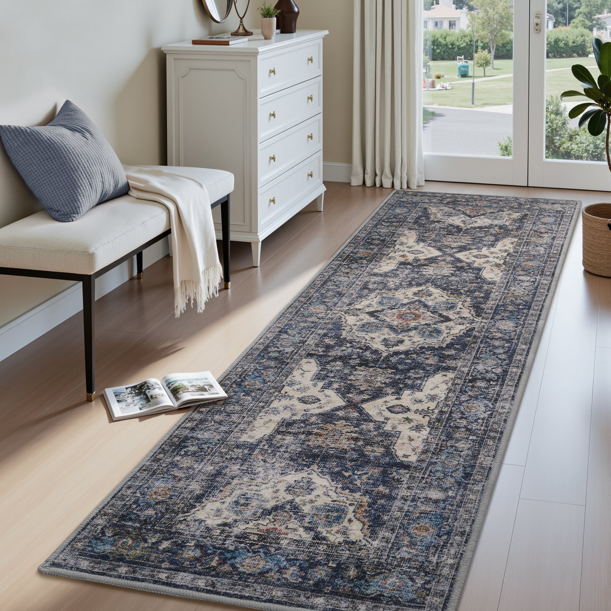 Alfombra oriental lavable a máquina MontVoo azul marino