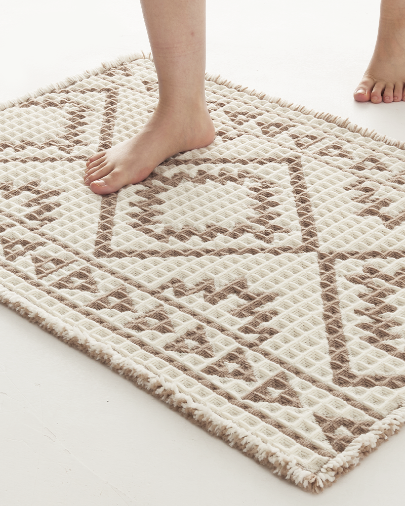 Bath mat with elastic waffle structure that feels soft and responsive