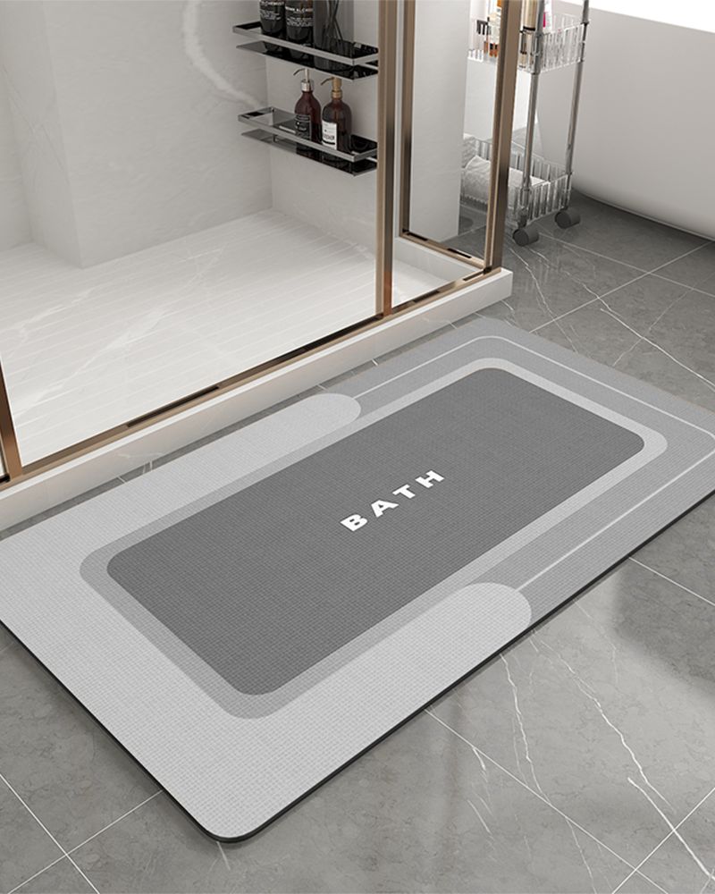 Bath mat with fast evaporating performance, preventing water puddles and maintaining a dry bathroom floor