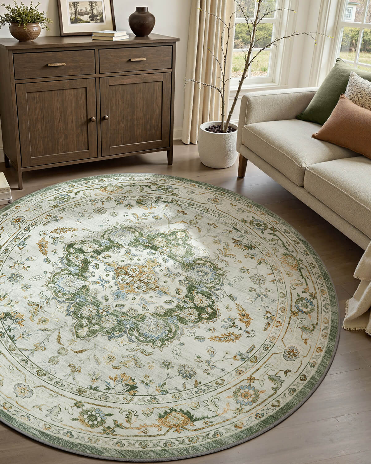 Vintage floral home rug suited for cozy and welcoming family environments