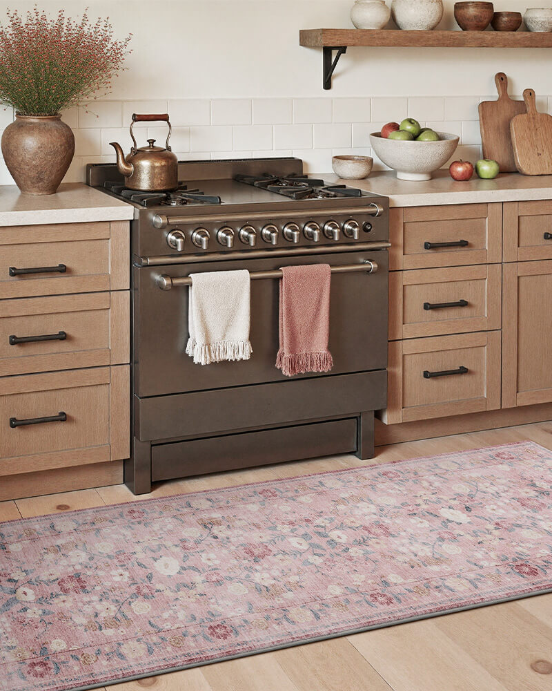 Classic style vintage area rug made for relaxed family interiors