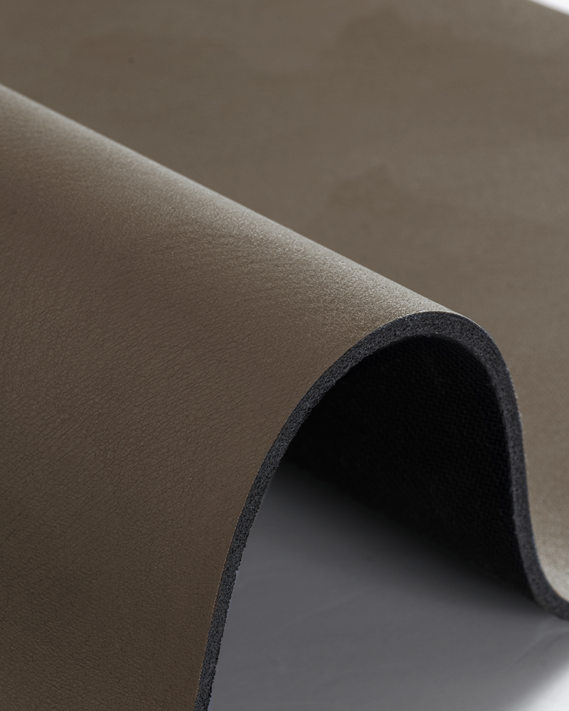 Countertop coffee mat with absorbent core for daily use