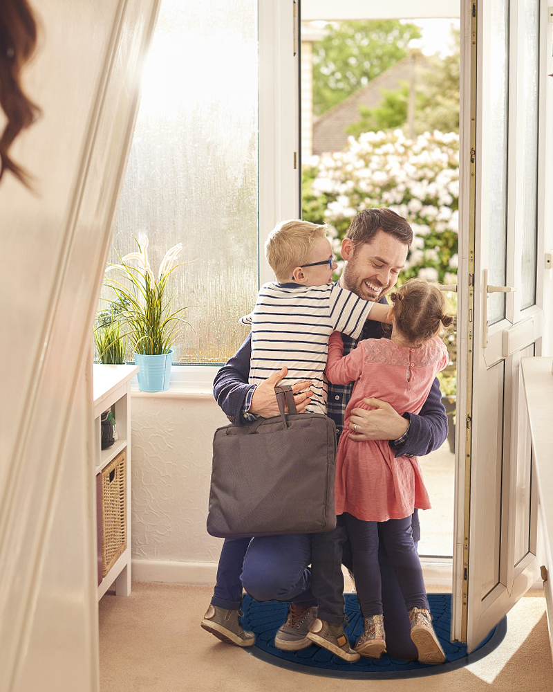 Entryway mat designed with structured edge support