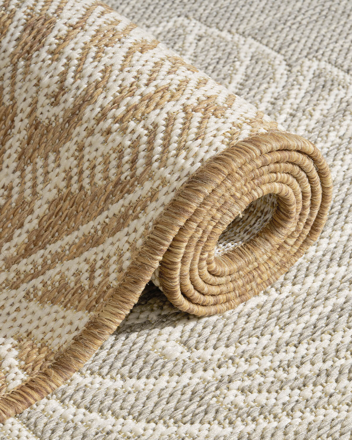 This indoor outdoor rug is built for patio life with kids and pets, offering all weather durability and easy cleanup in a cozy outdoor setting.