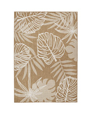 Made for real family use, this indoor outdoor rug stands up to patio life with pets thanks to its fade resistant surface and low maintenance care.