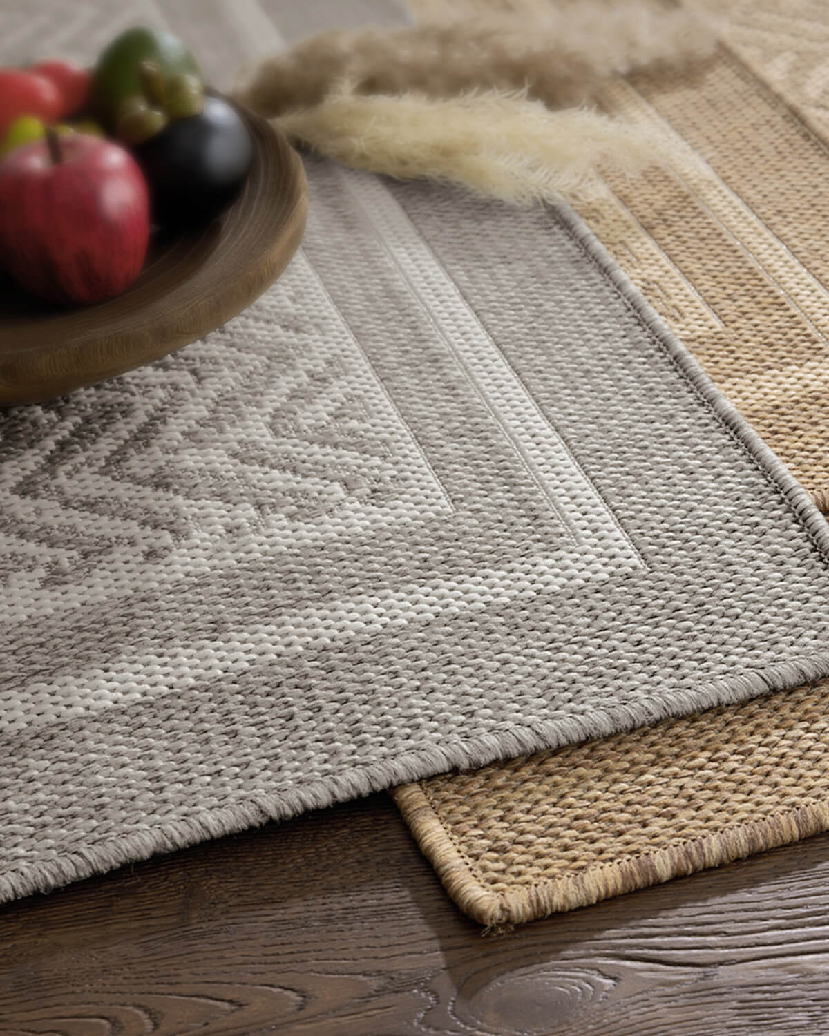 Geometric scroll indoor outdoor rug with quick dry surface and durable woven construction