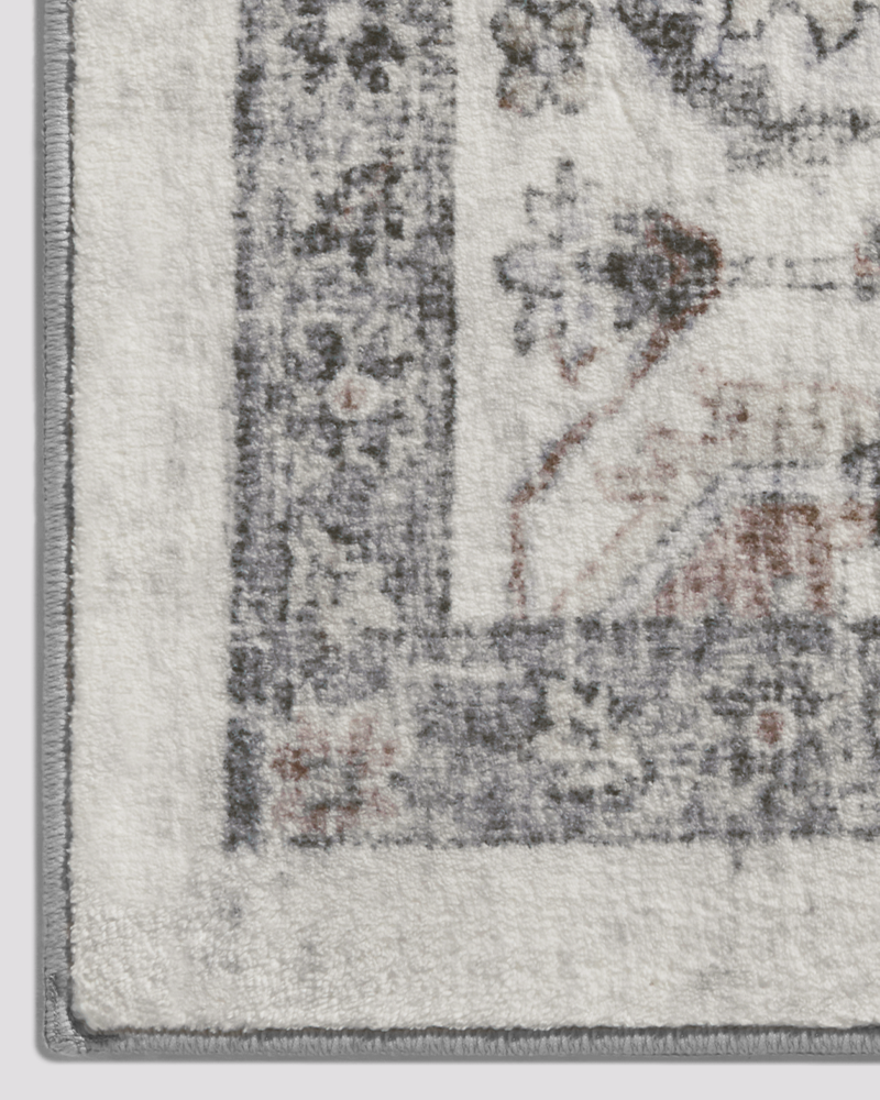 MontVoo farmhouse vintage rug with dense fibers that absorb sound and add warmth.