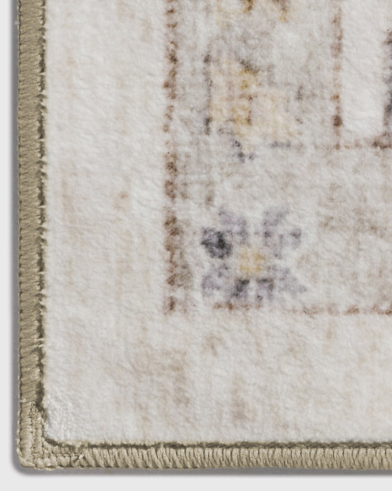 MontVoo washable vintage floral rug, pet-friendly and soft for cozy bedrooms.