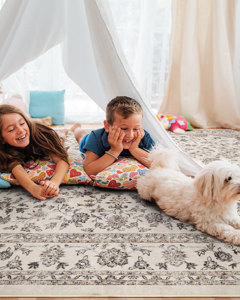 MontVoo floral vintage area rug, non-slip and durable, suitable for bedroom and office areas.