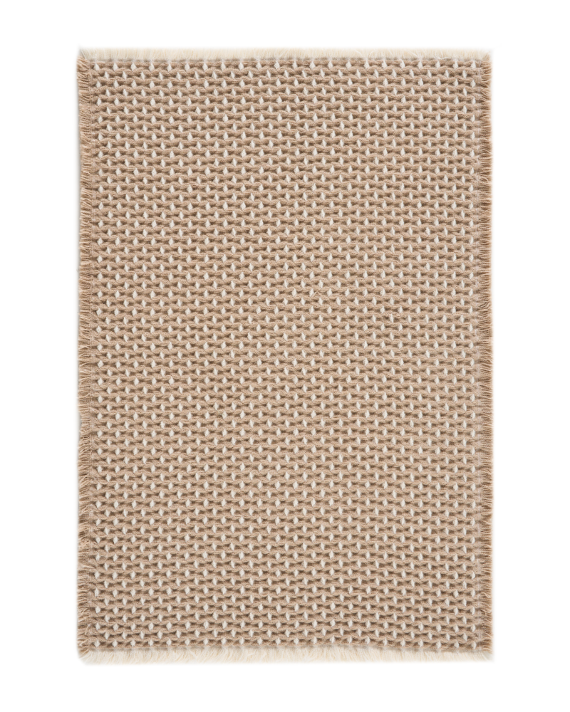 Super soft checkered bath mat, absorbent and non-slip, perfect for bathroom floors.