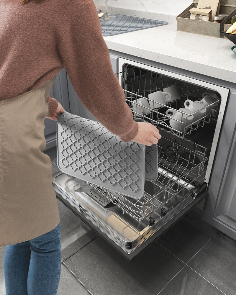 Non slip silicone dish drying mat keeping items stable while drying