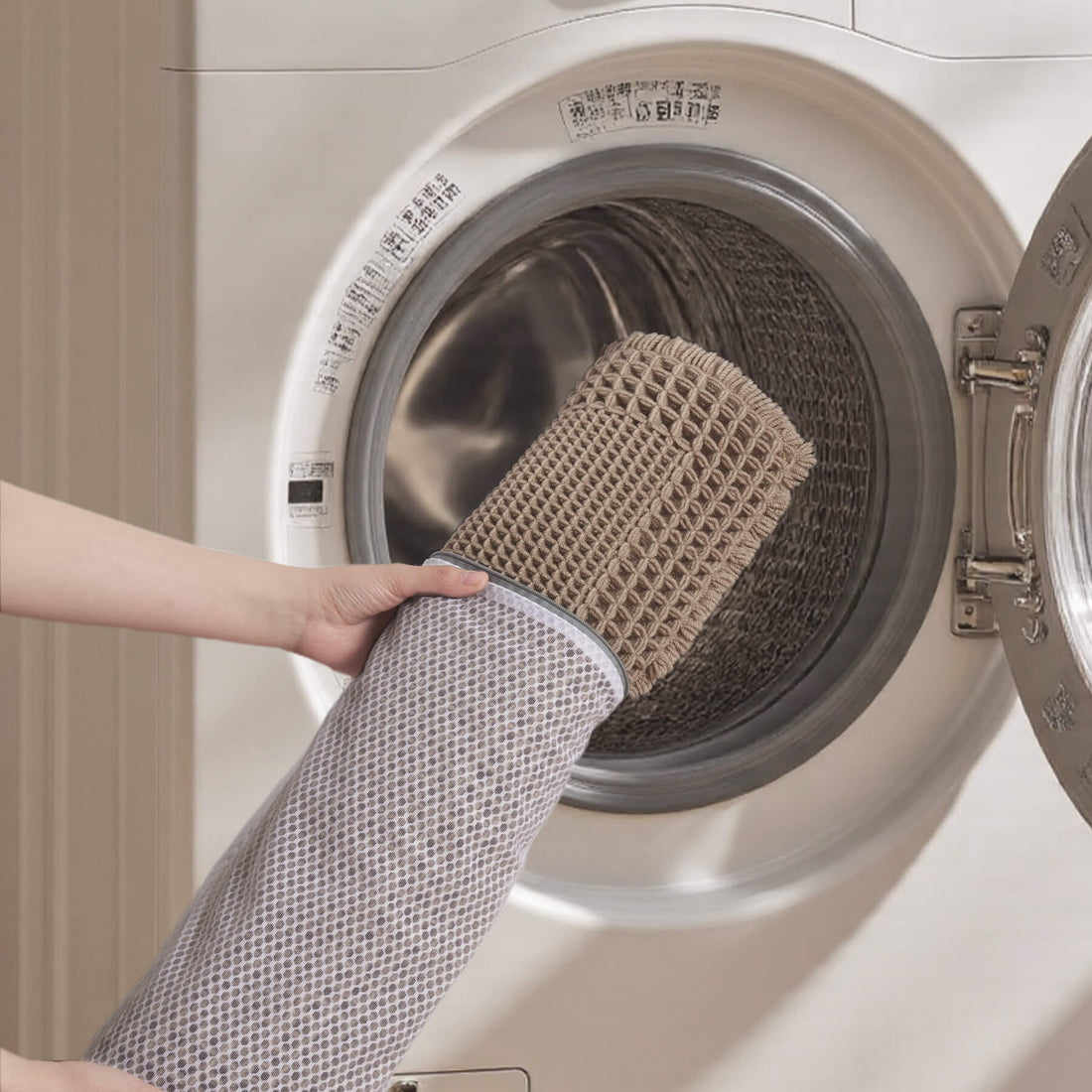Soft quick dry bath mat designed for cozy and comfortable bathroom living