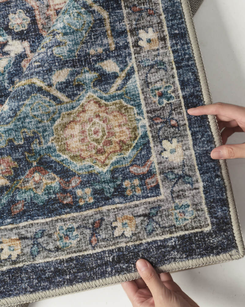 Soft vintage style rug for bedroom, warm and easy-care floor mat.