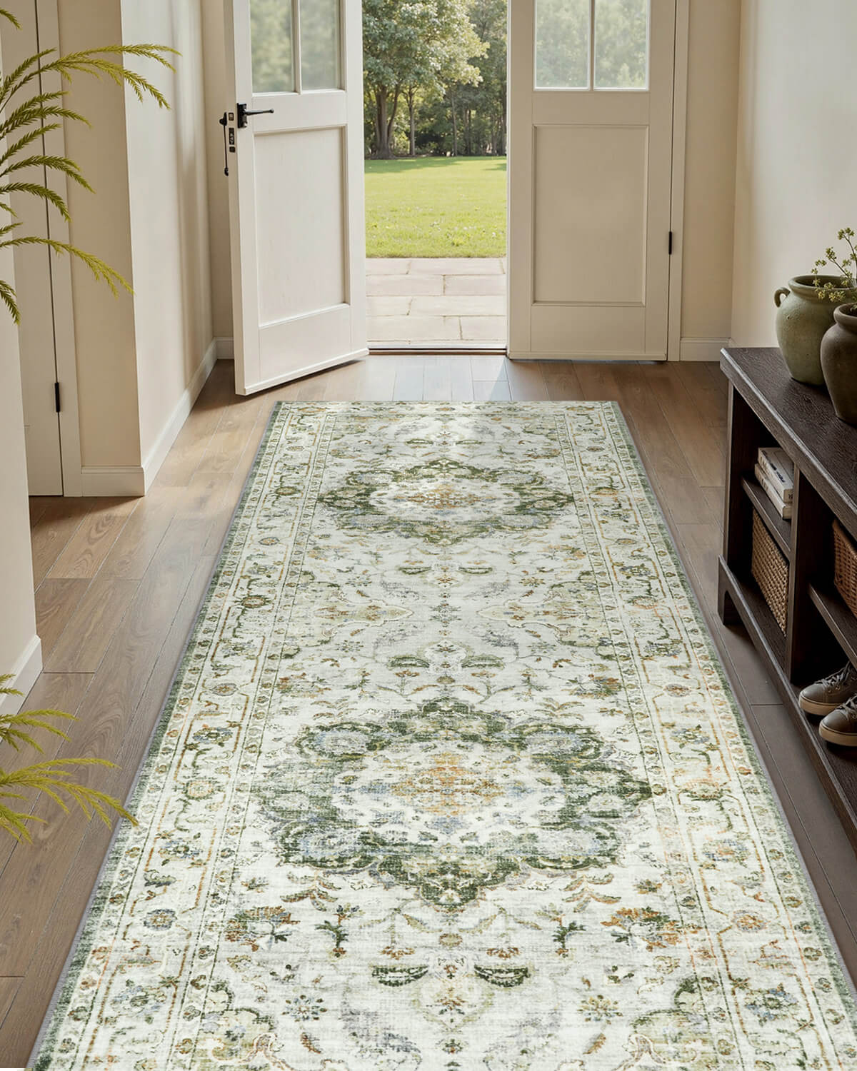Romantic floral vintage non-slip rug designed for family living rooms with daily use